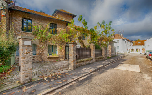 VILLENNES SUR SEINE centre Maison de 105 M2 2 chambres 665 000 €